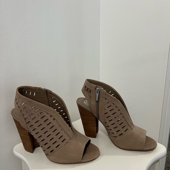 Vince Camuto Women's Tan Peep-Toe Heeled Sandals - Picture 1 of 9